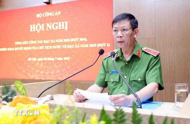 Thiếu tướng Nguyễn Ngọc Tuyến - Phó Cục trưởng Cục Cảnh sát quản lý trại giam, cơ sở giáo dục bắt buộc, trường giáo dưỡng, Bộ Công an phát biểu. (Ảnh: Phạm Kiên/TTXVN) ttxvn-bo-cong-an-tong-ket-cong-tac-dac-xa-3.jpg