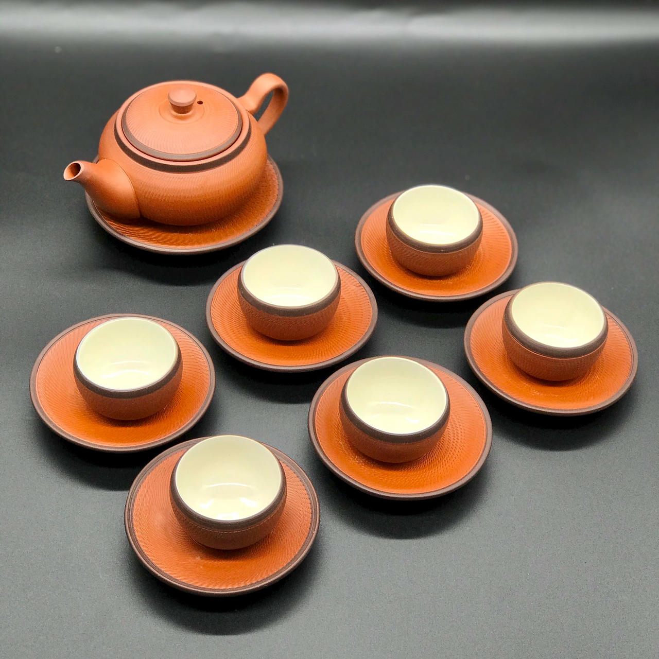am-chen-do-gach-1.jpg