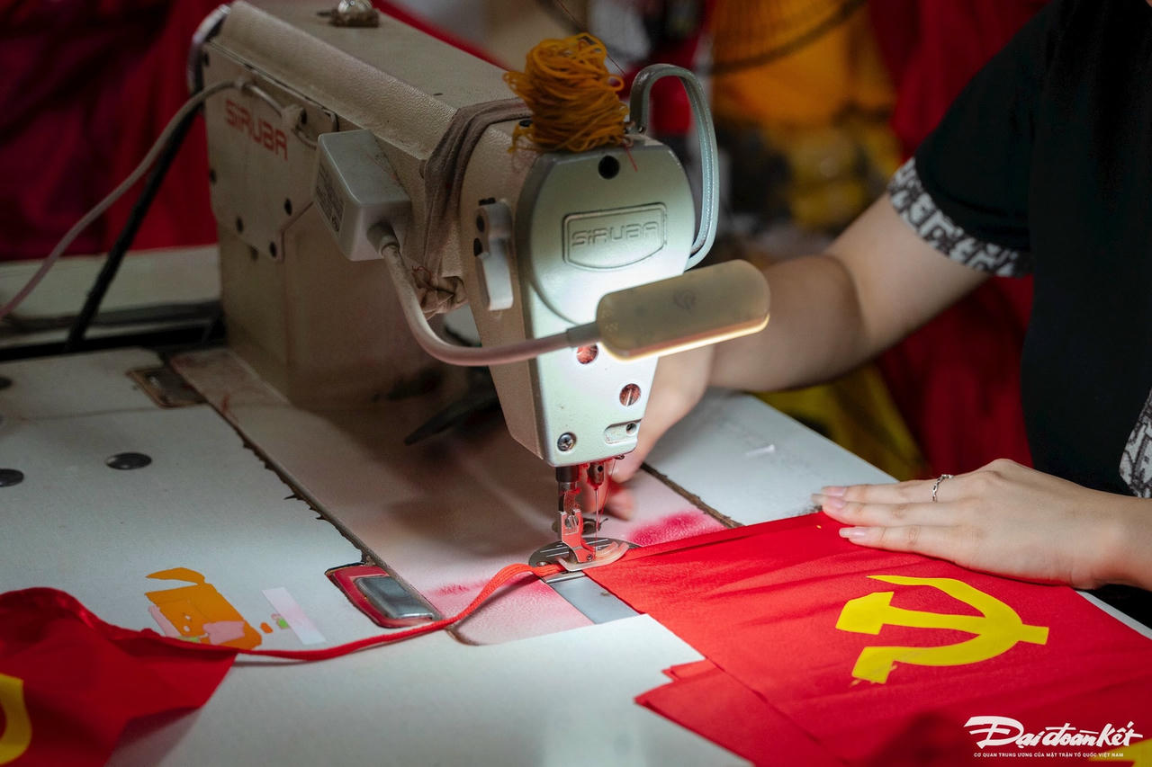 cờ đỏ3