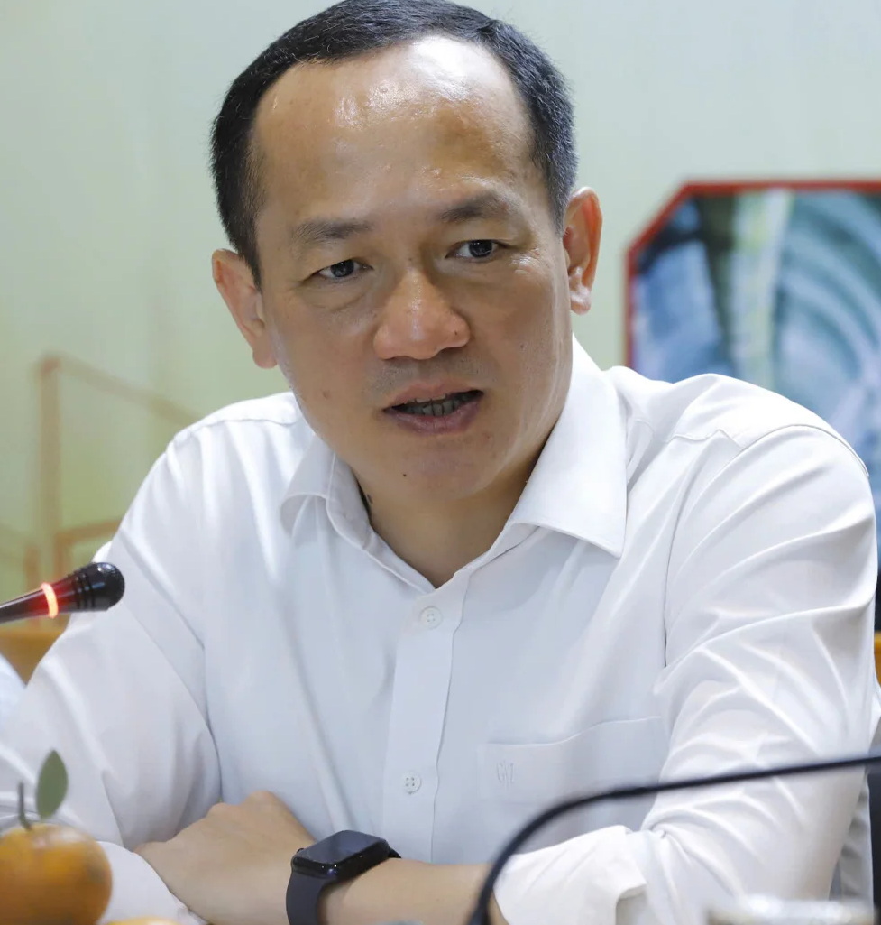 ongcanh1.png