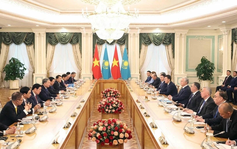 Tổng Bí thư Tô Lâm và Tổng thống Kazakhstan Kassym-Jomart Tokayev hội đàm cấp Nhà nước. (Ảnh: Thống Nhất/TTXVN)
