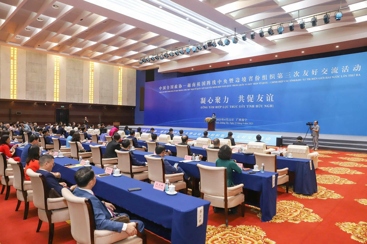 Quang cảnh chương trình giao lưu hữu nghị. Ảnh: Quang Vinh