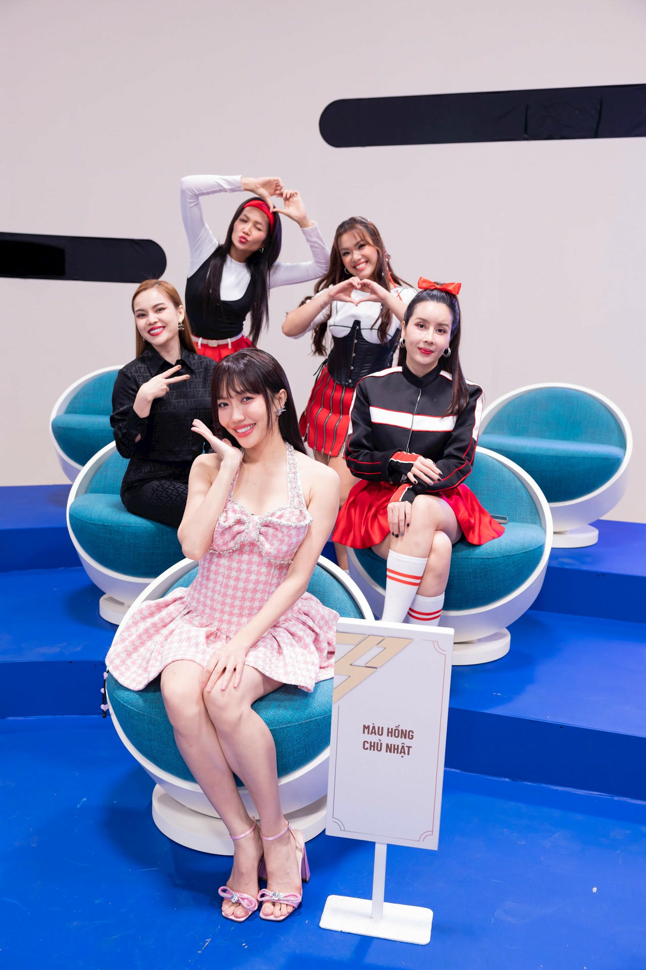 nhom-mau-hong-chu-nhat-.jpg