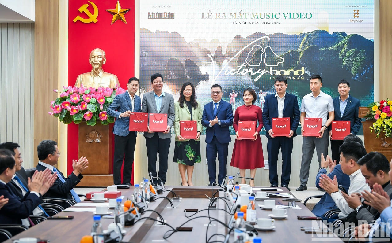 Ra mắt MV