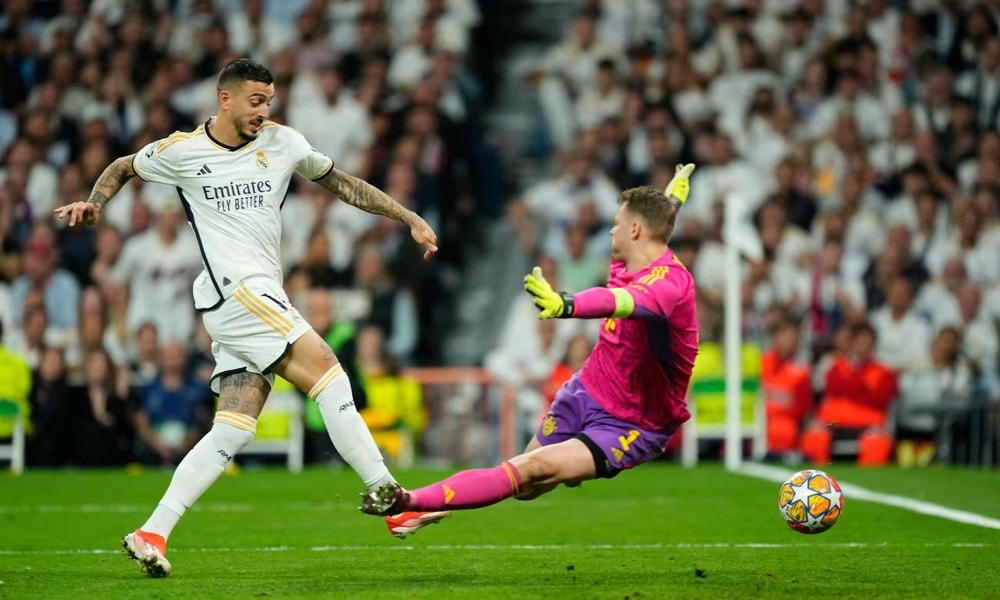 Joselu ghi bàn sau sai lầm của Neuer. (Nguồn: AP) Real-Bayern-2-1_13.jpg
