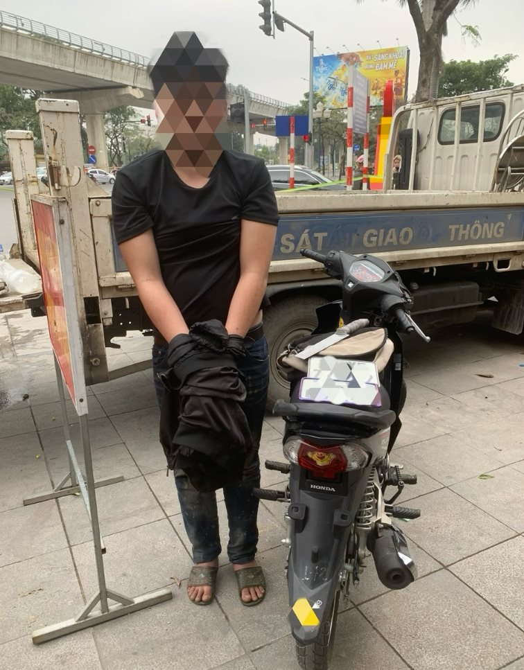 to-cong-tac-141-bat-giu-17-doi-tuong-co-dau-hieu-pham-phap-hinh-su-ddk-2.png