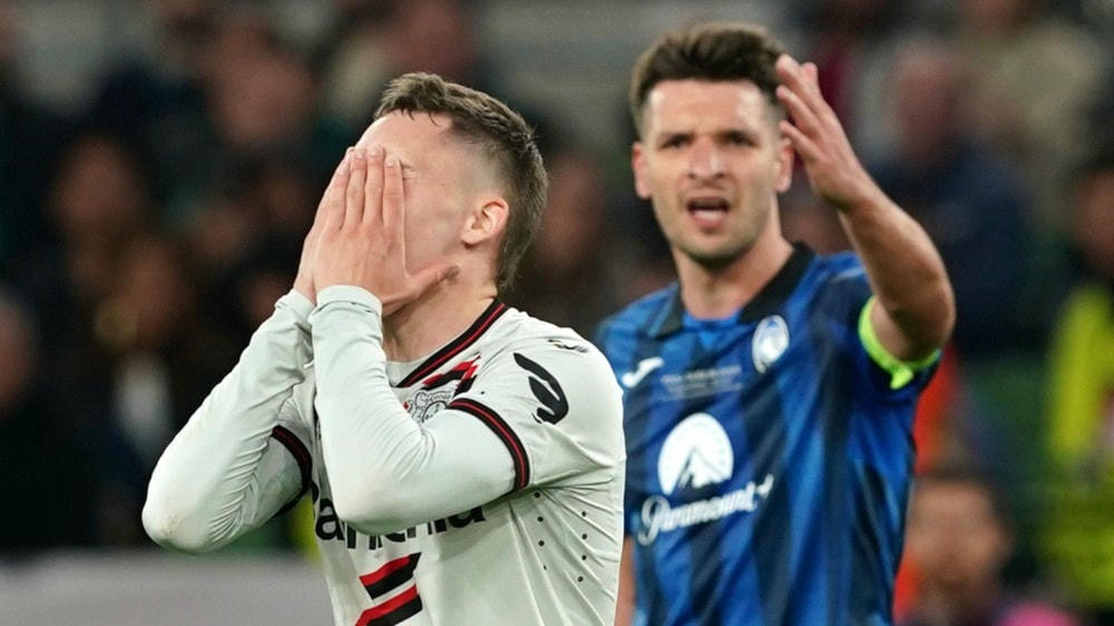 Nỗi buồn của Florian Wirtz khi mà không thể giúp Leverkusen chạm tay vào chức vô địch. (Nguồn: Skysports) atalanta-europa_League_2305_2.jpg