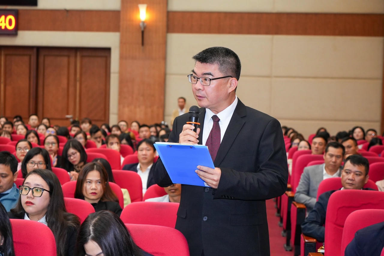 Đại diện doanh nghiệp bày tỏ tâm tư, nguyện vọng với lãnh đạo TP Hải Phòng. 