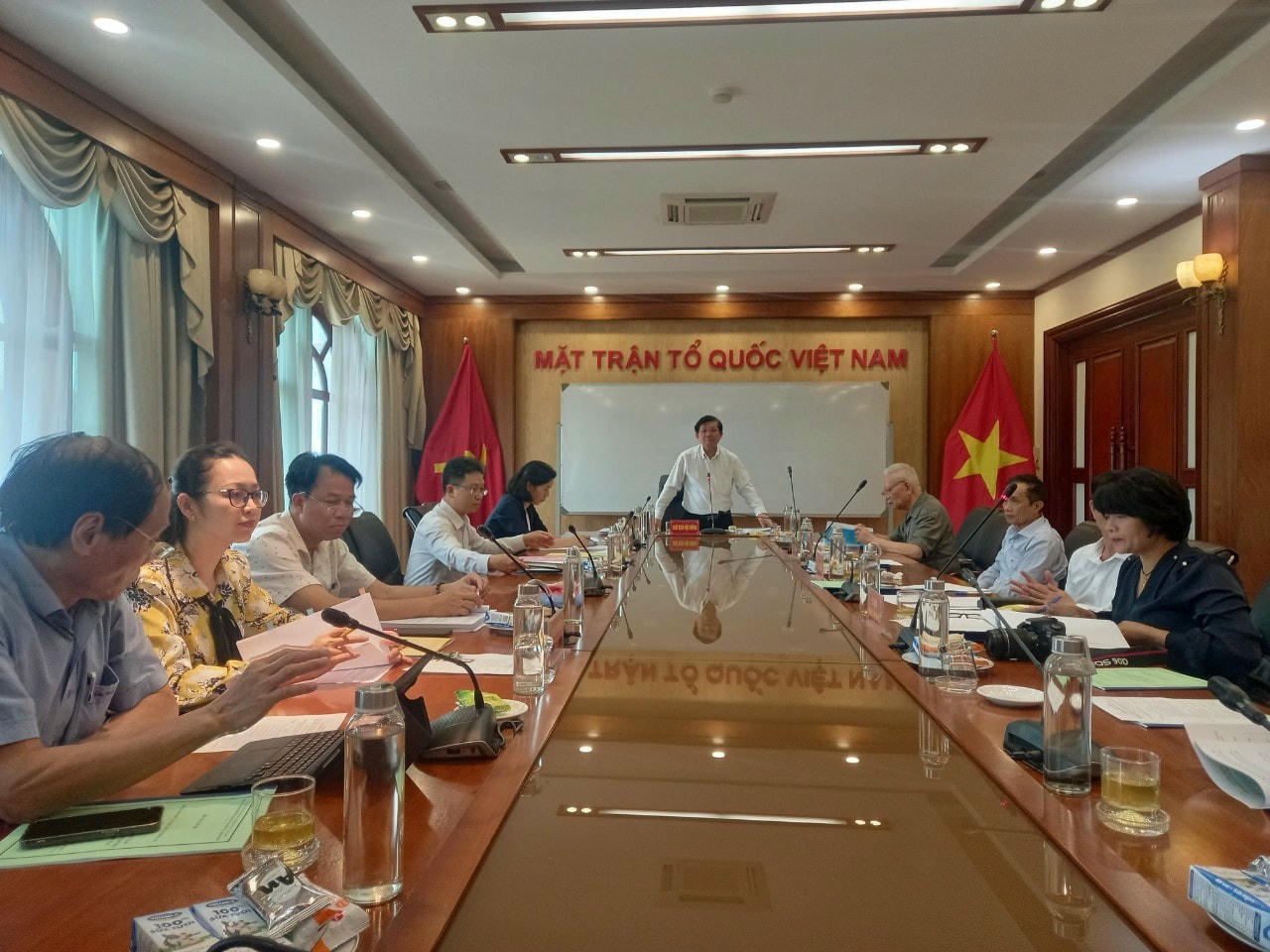 Phó Chủ tịch Ủy ban Trung ương MTTQ Việt Nam Nguyễn Hữu Dũng phát biểu tại hội nghị.