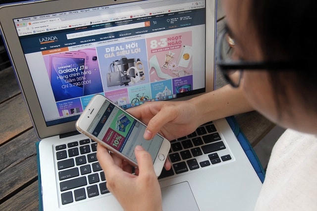 Thương mại điện tử phát triển nhanh nhưng cũng tồn tại nhiều bấp cập  khi hàng giả ngang nhiên tung hoành chợ mạng