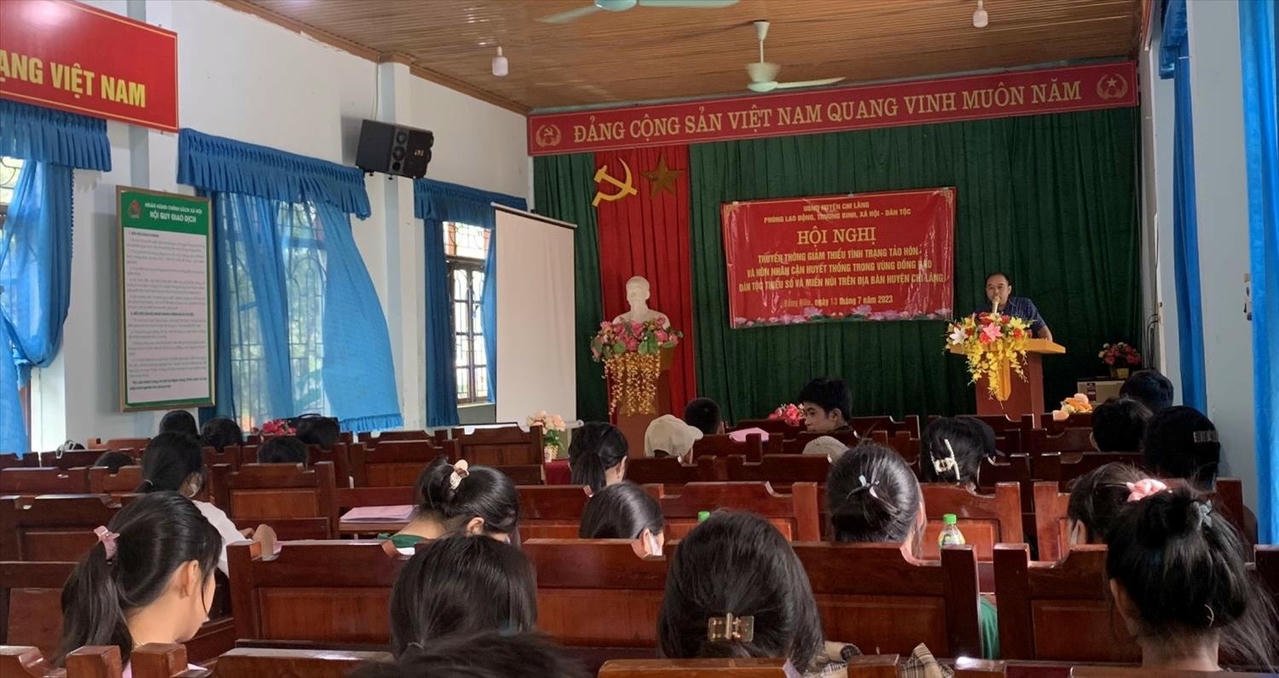 image.daidoanket.vn-images-upload-hangnt-10212023-_huyen-chi-lang-day-manh-tuyen-truyen-phong-chong-tao-hon-hon-nhan-can-huyet-thong-tren-dia-ban.jpg