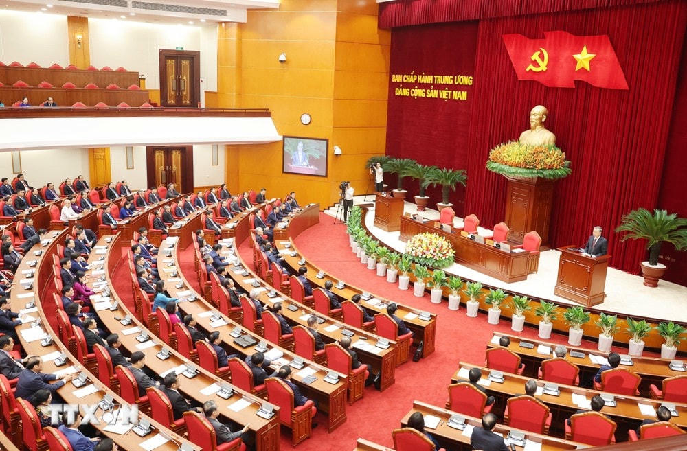 Phiên bế mạc Hội nghị Trung ương lần thứ mười, khóa XIII. (Ảnh: Trí Dũng/TTXVN) TTXVN_2009 Hoi nghi Ban Chap hanh Trung uong 18.jpg