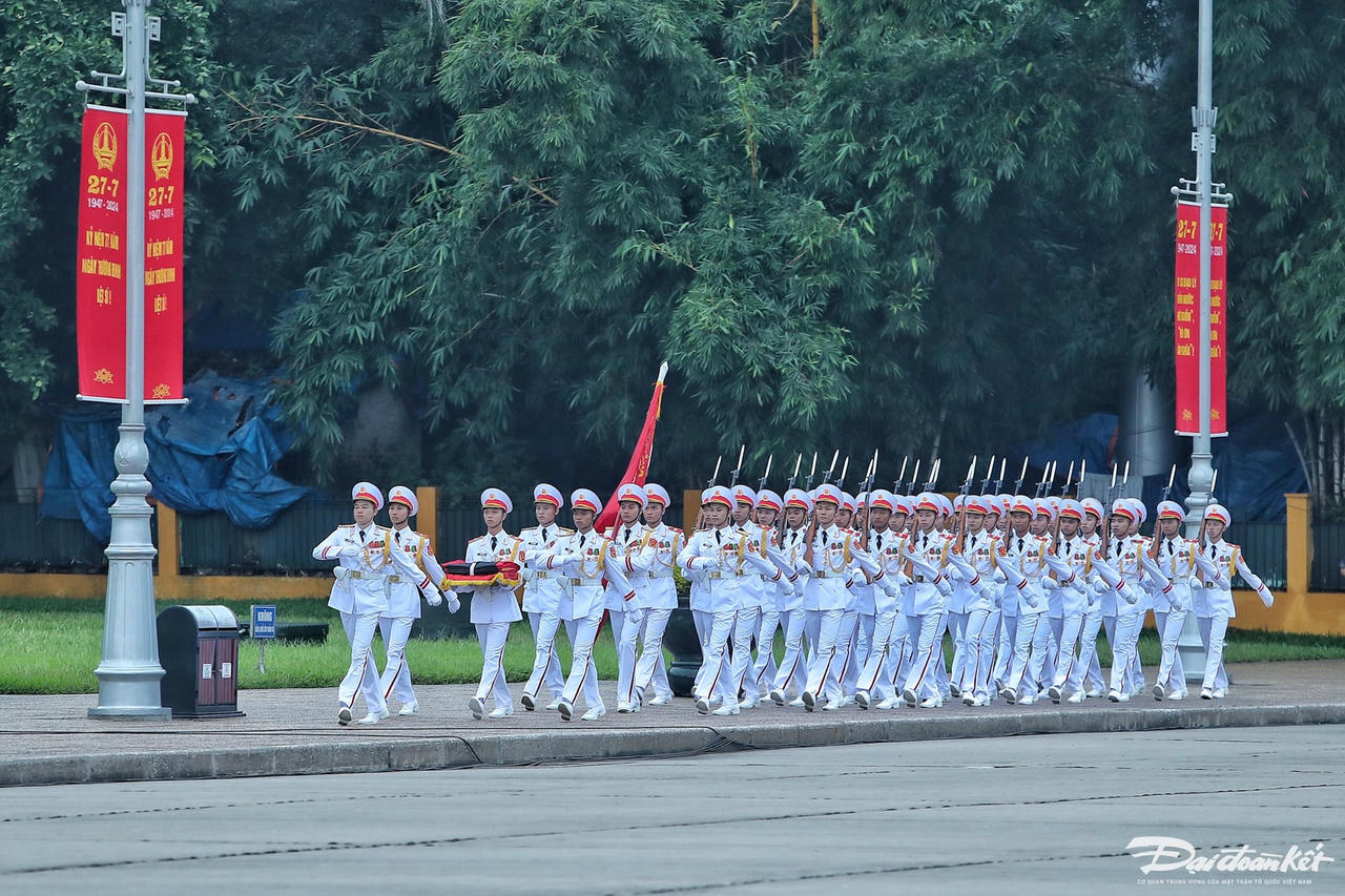le_thuong_co_ru-le-khanh5.jpg