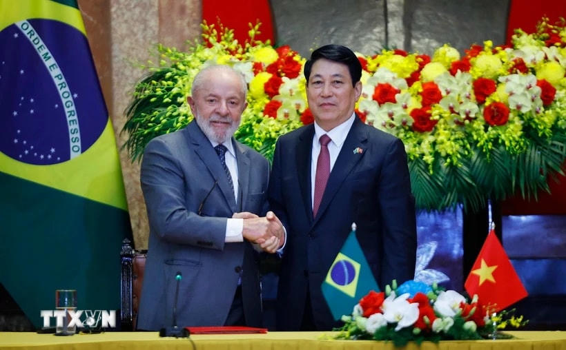 Chủ tịch nước Lương Cường và Tổng thống Cộng hòa Liên bang Brazil Luiz Inácio Lula da Silva gặp gỡ phóng viên các cơ quan thông tấn, báo chí. (Ảnh: Lâm Khánh/TTXVN)