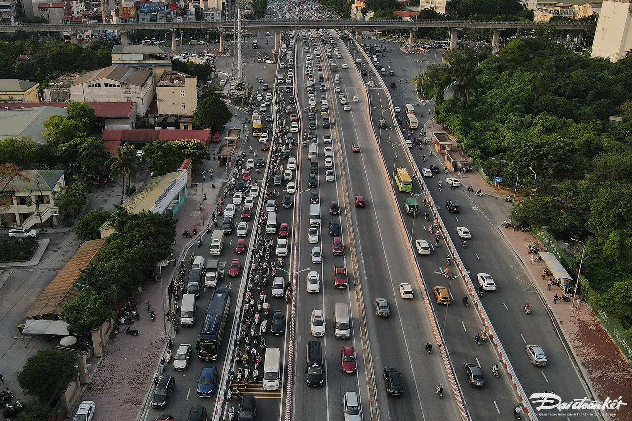 un_tac_cau_vuot_mai_dich-le-khanh12.jpg