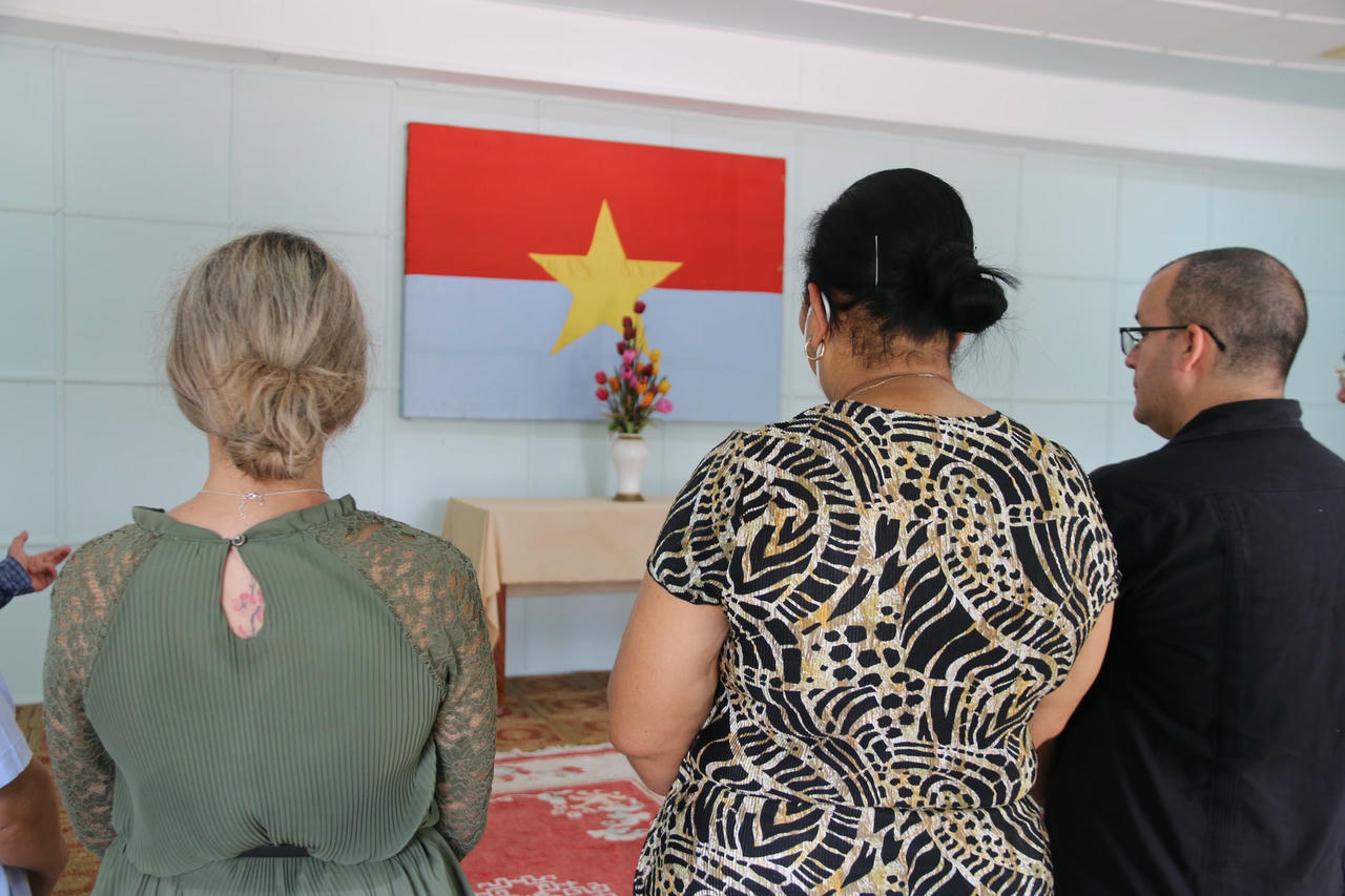 Vào tháng 5/2023, Đoàn đại biểu cấp cao Ủy ban Bảo vệ Cách mạng Cuba do ông Gerardo Hernandez Nordelo - Ủy viên Trung ương Đảng Cộng sản Cuba, Chủ tịch Ủy ban Bảo vệ Cách mạng Cuba làm trưởng đoàn đã ghé thăm Khu di tích Trụ sở Chính phủ Cách mạng lâm thời Cộng hòa miền Nam Việt Nam.