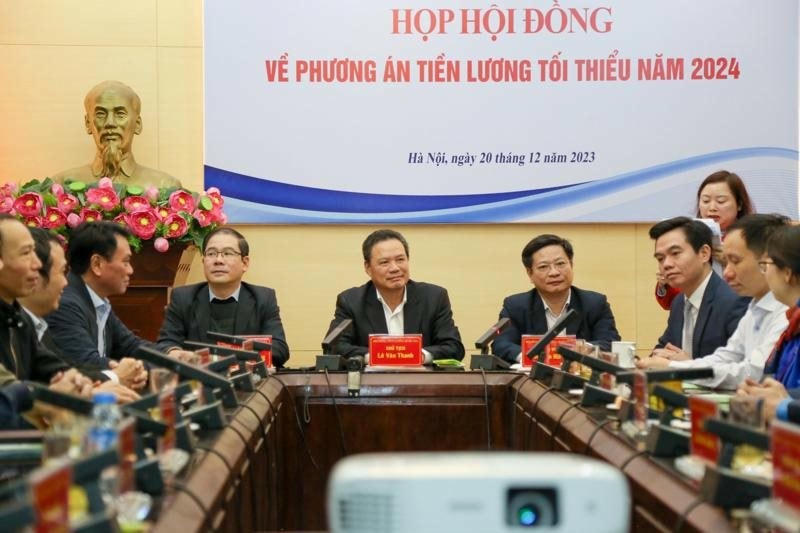 anhbenphai67.jpg
