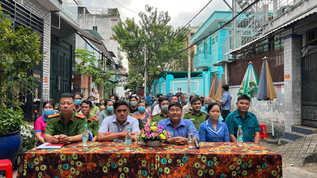 Đại diện các cấp chính quyền tham dự buổi lễ.