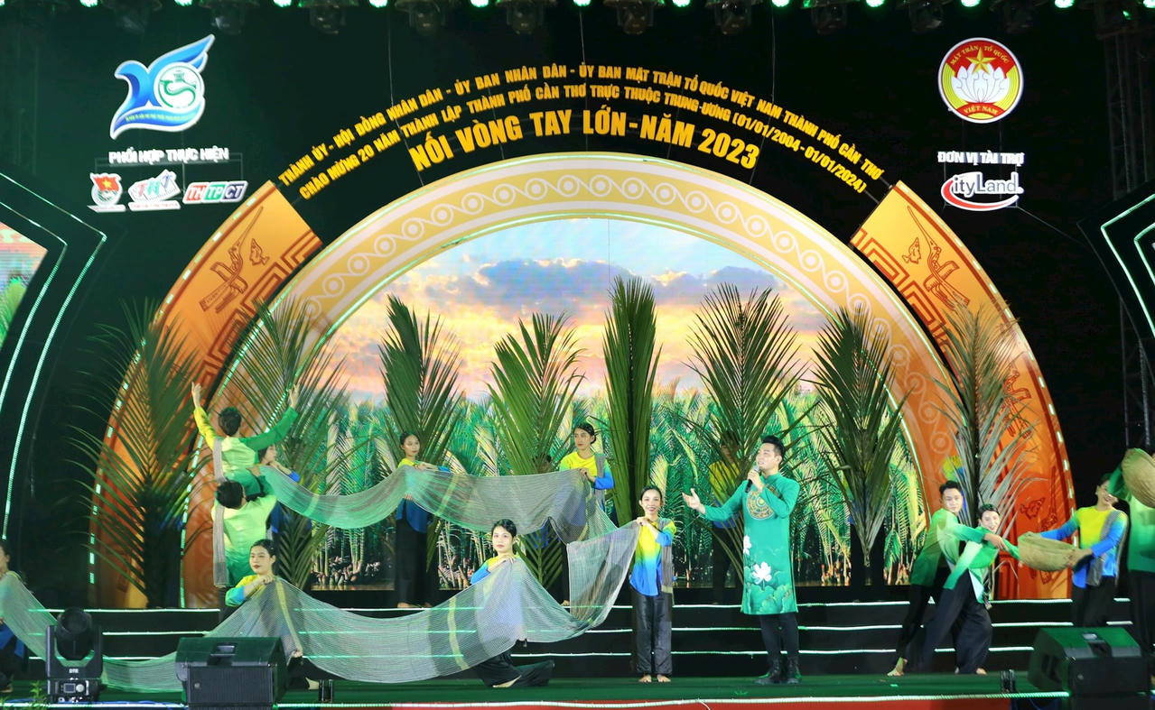 nguyen-phi-hung.jpg
