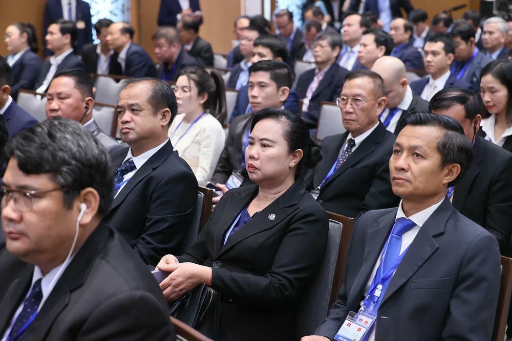 ttxvn-thu-tuong-pham-minh-chinh-va-thu-tuong-lao-sonexay-siphandone-du-hoi-nghi-hop-tac-dau-tu-viet-nam-lao-7-6068.jpg