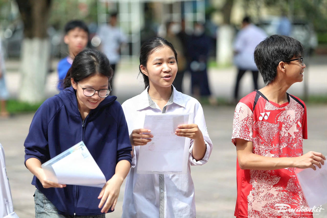 hoc_sinh_thi_vao_10- le-khanh7