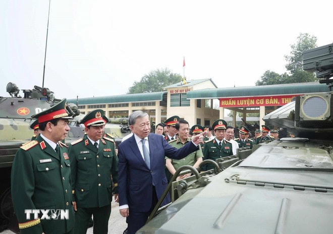 ttxvn-2204-tong-bi-thu-tham-binh-chung-tang-thiep-giap-11.jpg