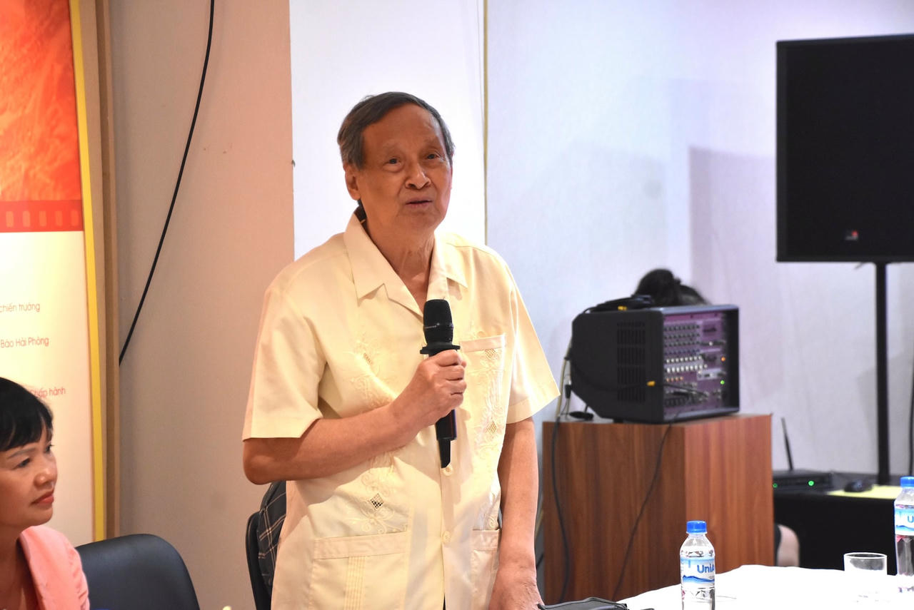 nhà báo cao kim