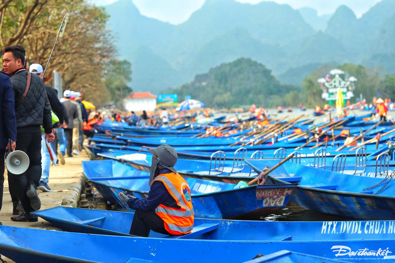 W_chua_huong-le-khanh5.jpg