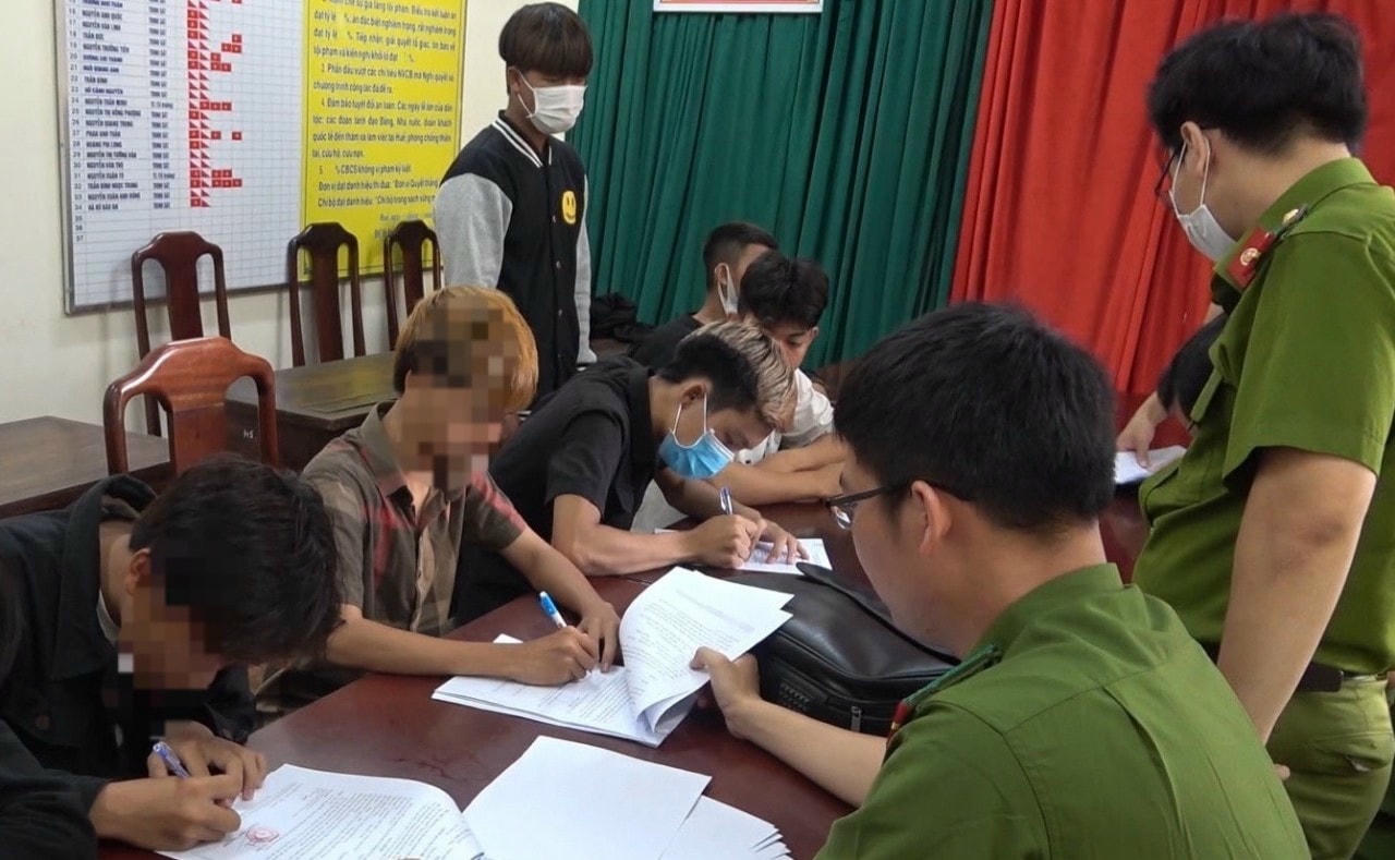 Với mức độ nghiêm trọng học sinh có hành vi đánh nhau, gây rối có thể bị truy cứu trách nhiệm hình sự. Ảnh: Minh họa.