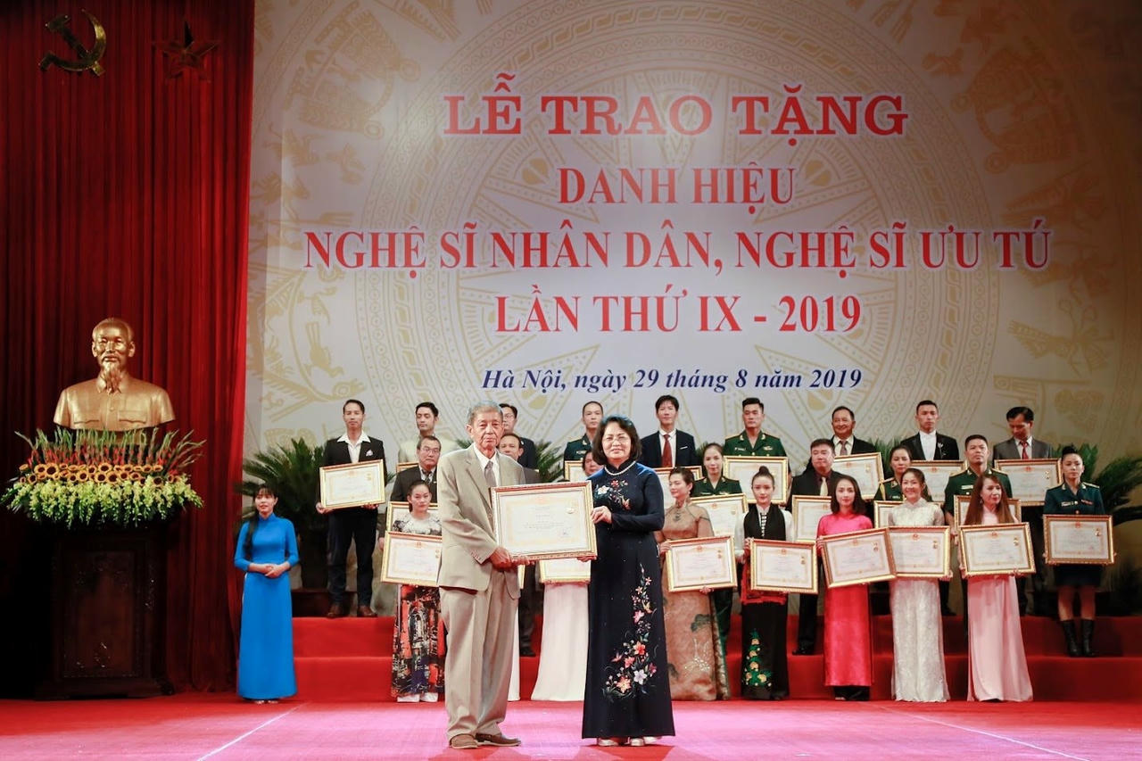 anh-thay-bai-tren.jpg