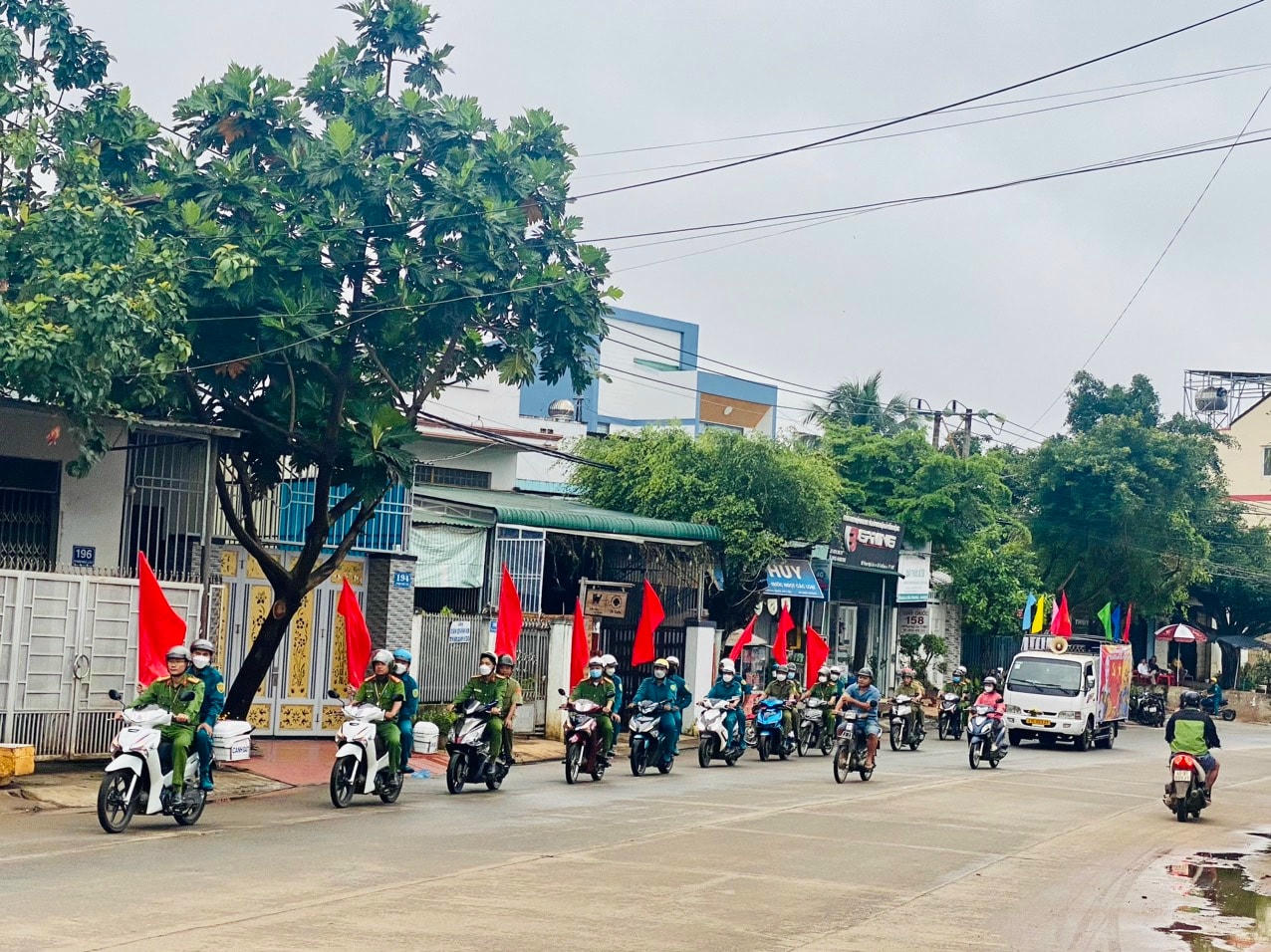 Xã Cư Êbur, TP Buôn Ma Thuột ra quân tuyên truyền mục đích ý nghĩa, phong trào “Toàn dân bảo vệ an ninh Tổ quốc”.