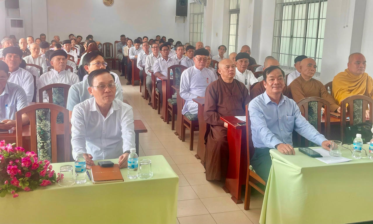 Mặt trận Khánh Hòa tuyên truyền về bảo vệ môi trường cho các vị chức sắc, chức việc các tôn giáo tiêu biểu trên địa bàn tỉnh (ảnh Thùy Trang) (2)