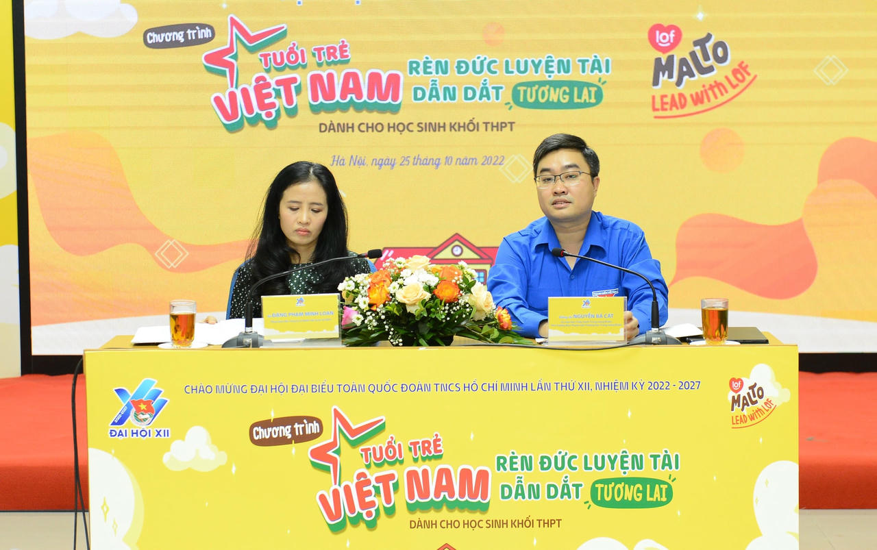 Đại diện Ban tổ chức thông tin với báo chí về chương trình.
