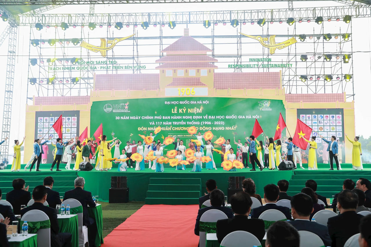 vnu-ky-niem-30-nam-ngay-cp-ban-hanh-nd-ve-dhqghn-2-.jpg