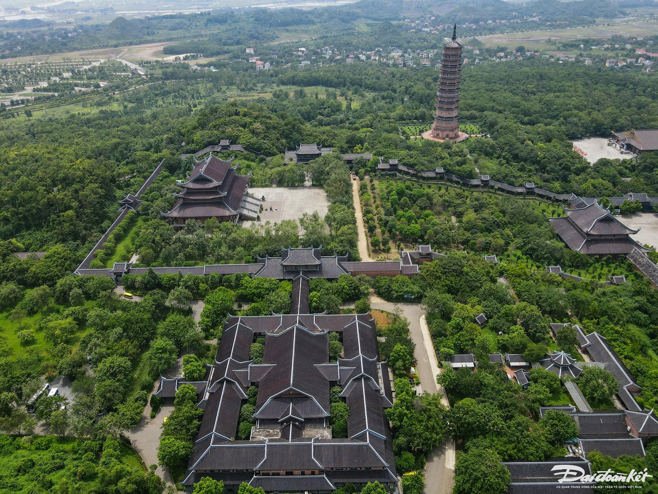 Và dự án thành phần xây dựng cơ sở hạ tầng khu núi chùa Bái Đính, tổng vốn đầu tư 3.190,9 tỷ đồng, tiến độ thực hiện đến năm 2025, . Ảnh: Đình Minh