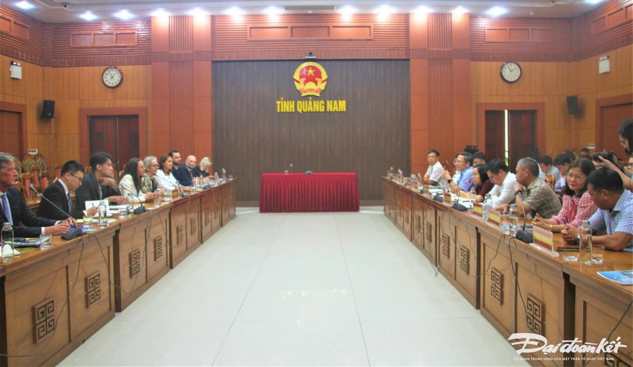 LAM VIEC 3