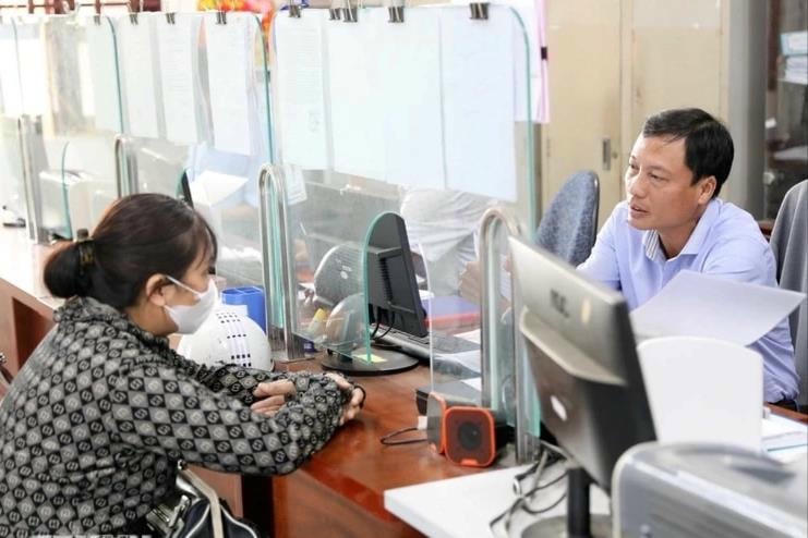 media.vietnamplus.vn-images-bf00062e13bf1037816ee5855f7b6bd7e85b48ed011392c3c6c0a17e2a5b9b4bade43df0161a68b1b8f39e799509cf7d229346503b0a687dfe87b9cab0cc69a1-_ttxvn-cai-cach-hanh-chinh-3(1).jpg