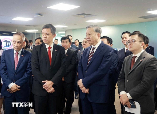 Tổng Bí thư Tô Lâm thăm Trung tâm Công nghệ - Đại học Quốc gia Singapore. (Ảnh: Thống Nhất/TTXVN) ttxvn-tong-bi-thu-tham-trung-tam-cong-nghe-dai-hoc-quoc-gia-singapore-7910505-1-resize.jpg