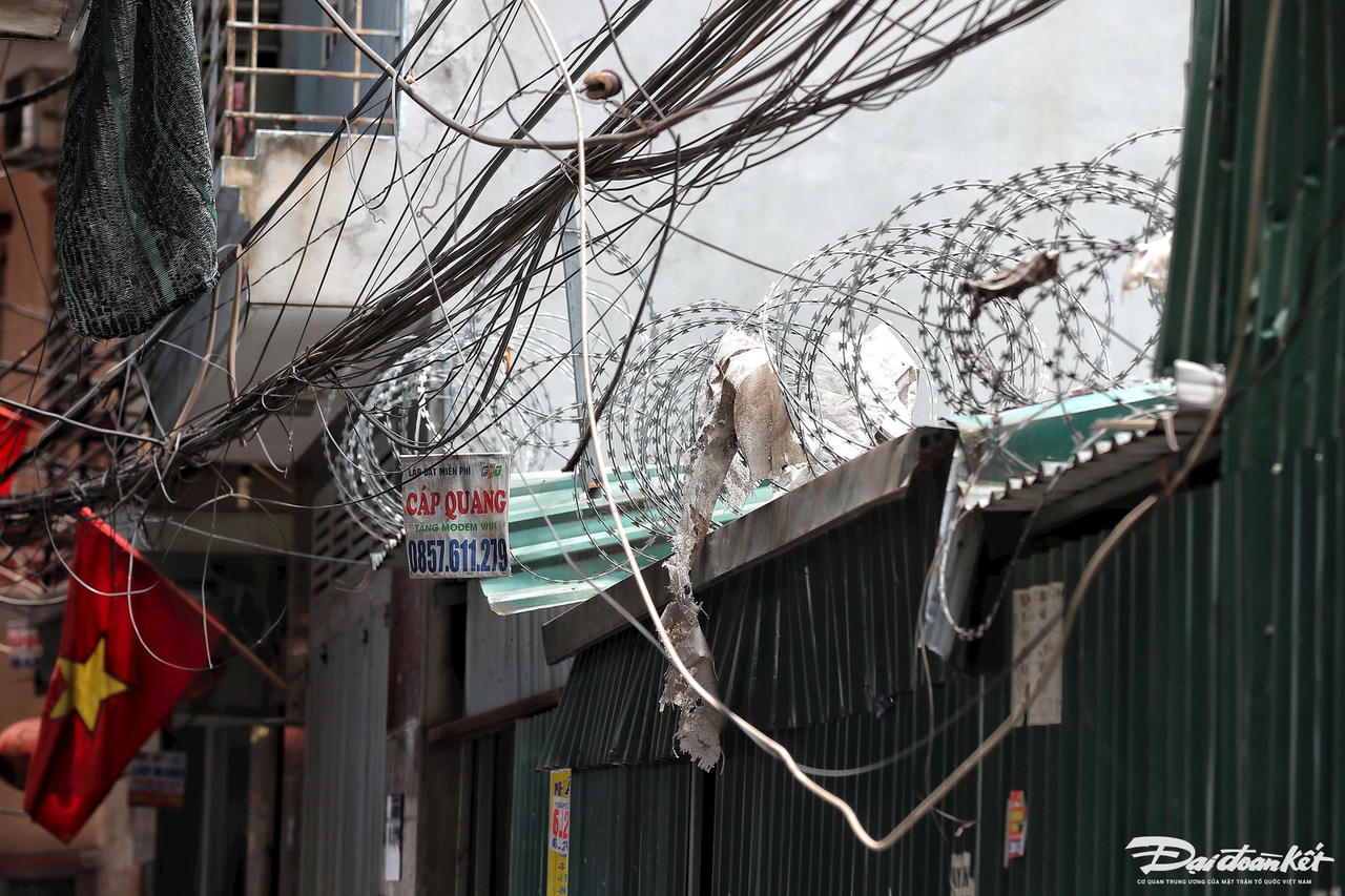 chuong_cop-le-khanh9.jpg