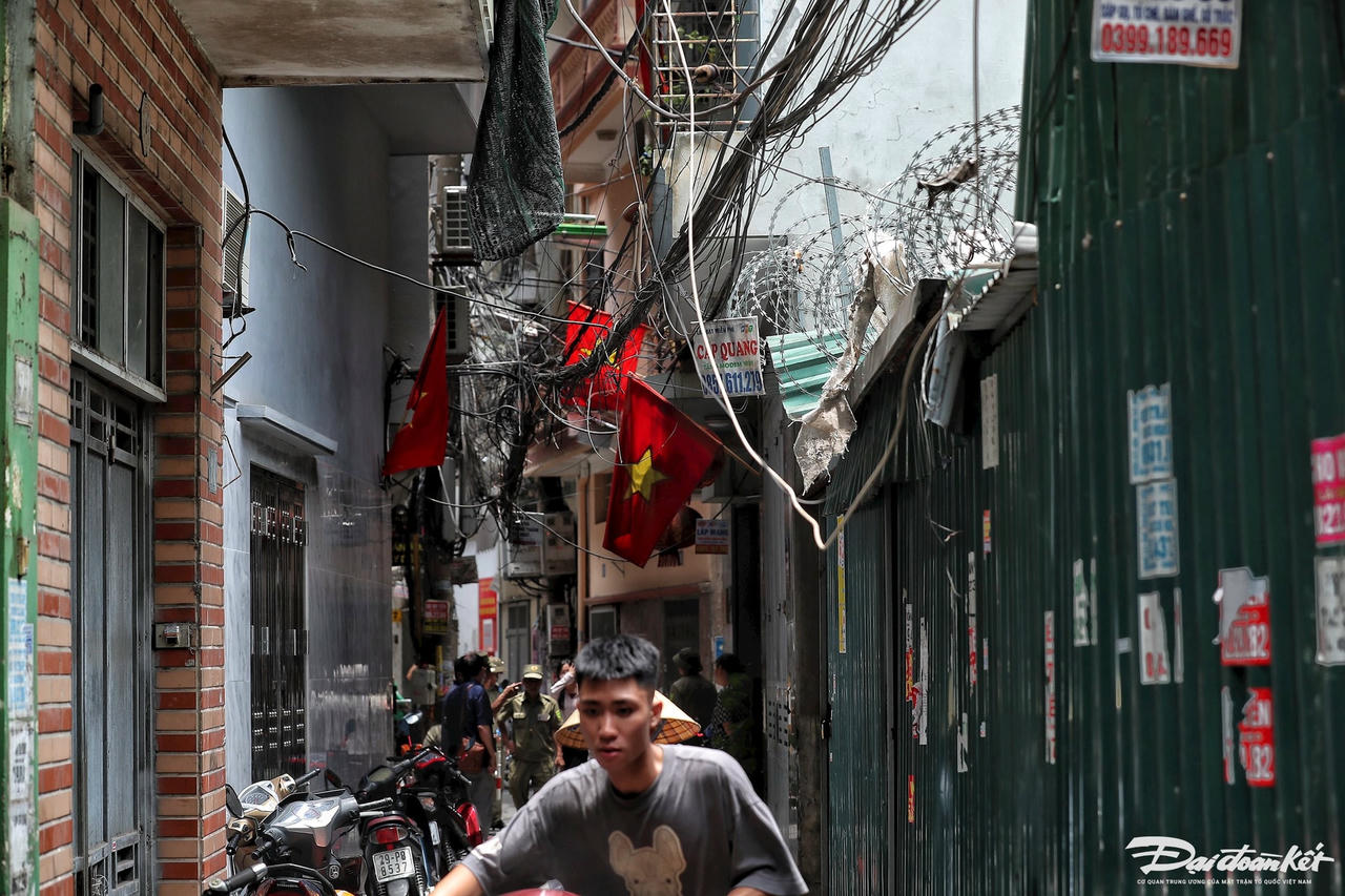 chuong_cop-le-khanh10.jpg