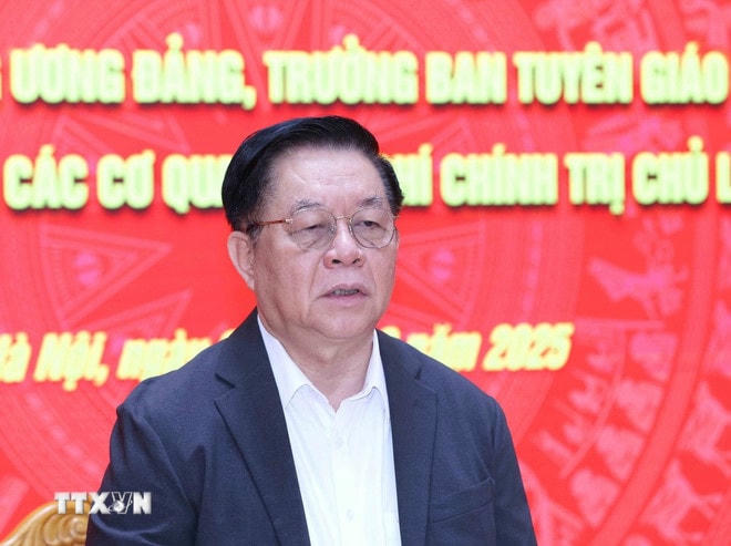 Ông Nguyễn Trọng Nghĩa, Ủy viên Bộ Chính trị, Bí thư Trung ương Đảng, Trưởng Ban Tuyên giáo và Dân vận Trung ương phát biểu chỉ đạo buổi làm việc. (Ảnh: Phương Hoa/TTXVN) ttxvn-truong-ban-tuyen-giao-co-quan-bao-chi.jpg