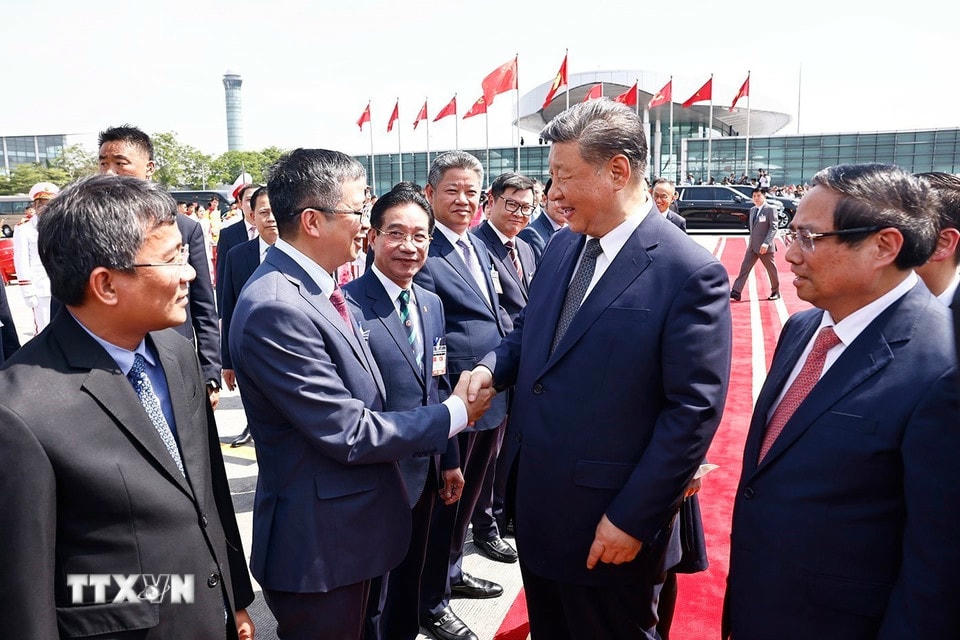 Đồng chí Phạm Minh Chính, Ủy viên Bộ Chính trị, Thủ tướng Chính phủ chủ trì lễ tiễn Tổng Bí thư, Chủ tịch nước Tập Cận Bình tại Sân bay quốc tế Nội Bài. (Ảnh: Doãn Tấn/TTXVN)