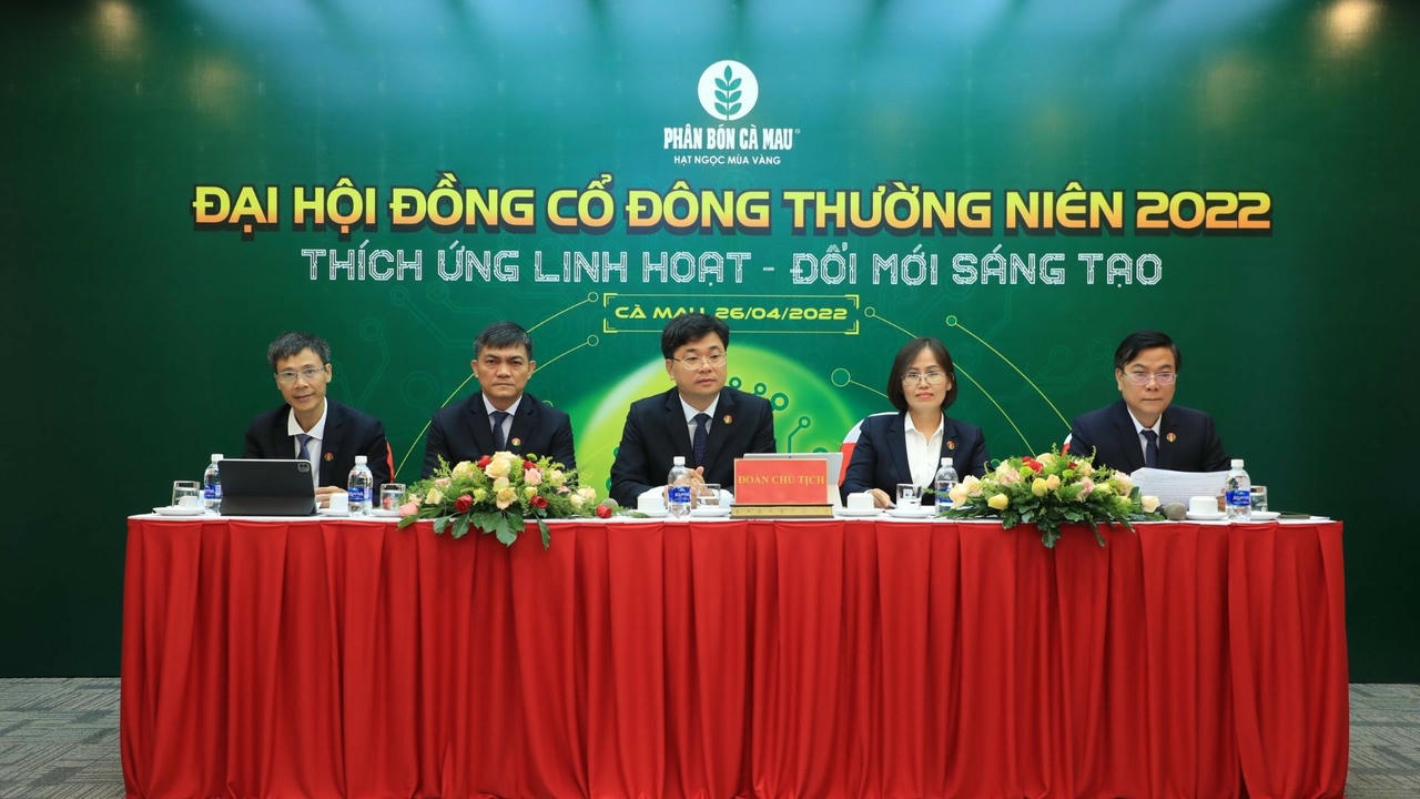 Đoàn Chủ tịch phiên họp đã trả lời nhiều câu hỏi mà các cổ đông đặt ra.