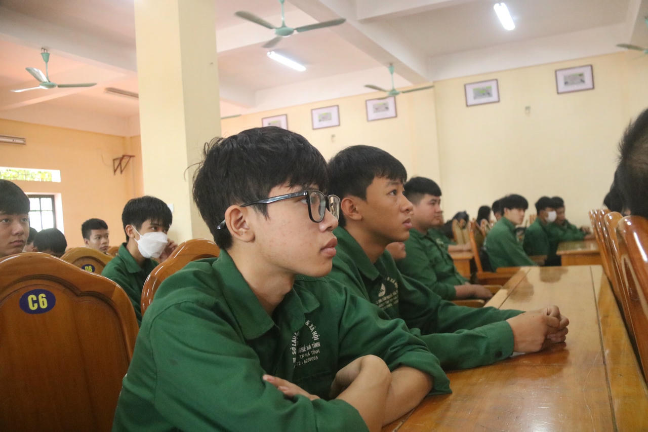 Khóa học thu hút nhiều sinh viên tham gia.
