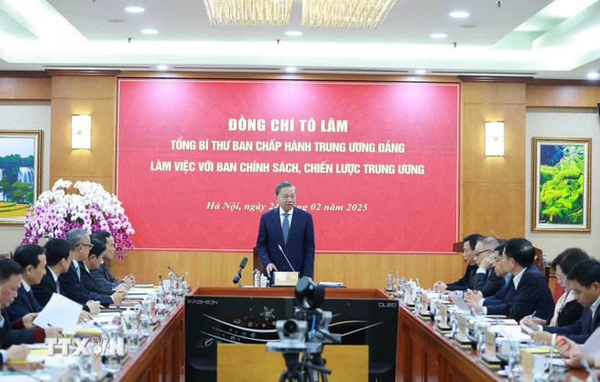 Tổng Bí thư Tô Lâm phát biểu chỉ đạo tại buổi làm việc. (Ảnh: Thống Nhất/TTXVN) ttxvn-tong-bi-thu-to-lam-chu-tri-buoi-lam-viec-voi-ban-chinh-sach-chien-luoc-trung-uong-7871611-resize-12.jpg