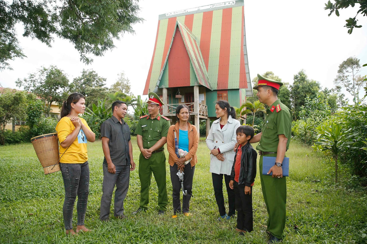 cong an nhan dan 2