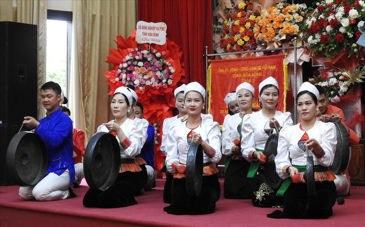 van-hoa-hb.jpg