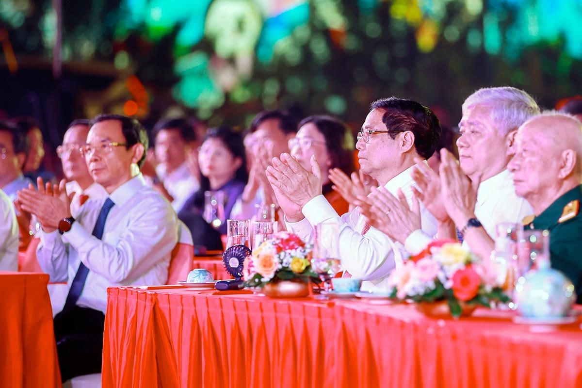 do-van-chien-pham-minh-chinh.jpg