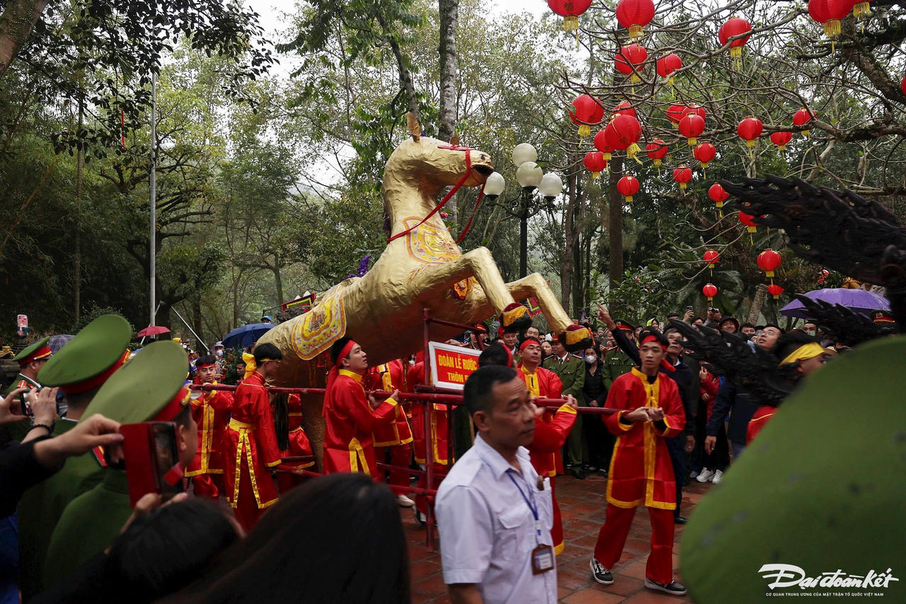 W_hoi_giong_soc_son-le-khanh1.jpg