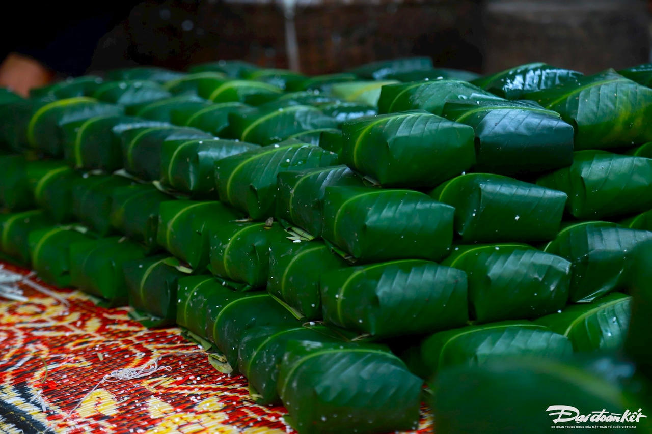 W_banh_chung_tranh_khuc-le-khanh6.jpg